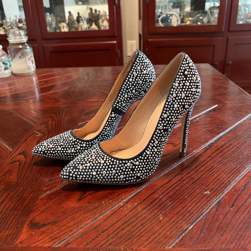 Vigo Fiore Ladies Heels size 7.5